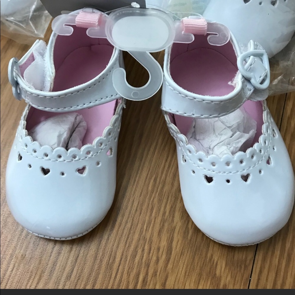 NWT Infant Size 0 & 1 White dress shoes